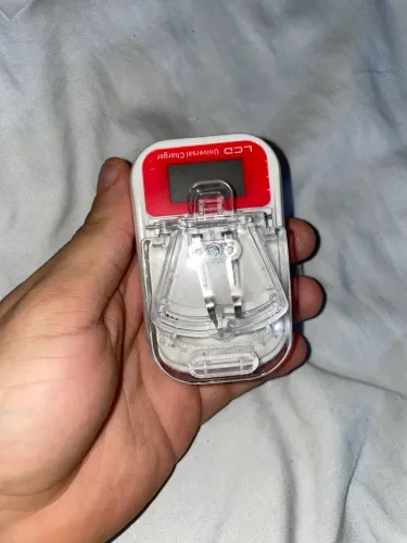 CARREGADOR UNIVERSAL DE BATERIAS PARA CELULARES