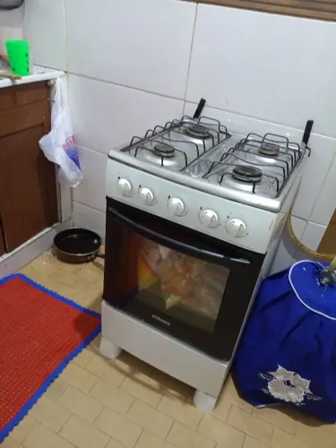Fogão 4 bocas,forno excelente