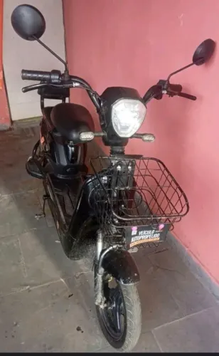 Vendo uma moto bicicleta elétrica ano 2024 em bom estado valor 2800,00