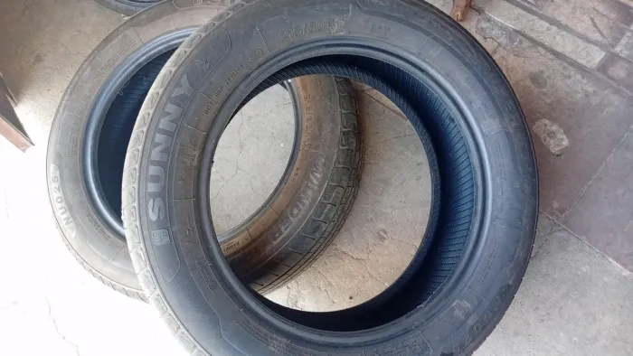 Vendo 4 pneus 215/60/17