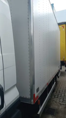 Bau alumínio 5 metros Vw Delivery Camionte 2024