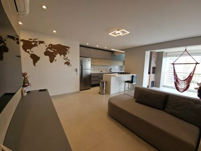 Vendo apartamento com varanda gourmet no Tatuapé.