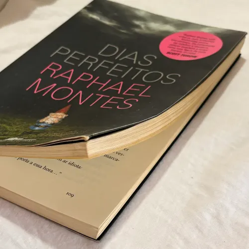 Livro - DIAS PERFEITOS, de Raphael Montes