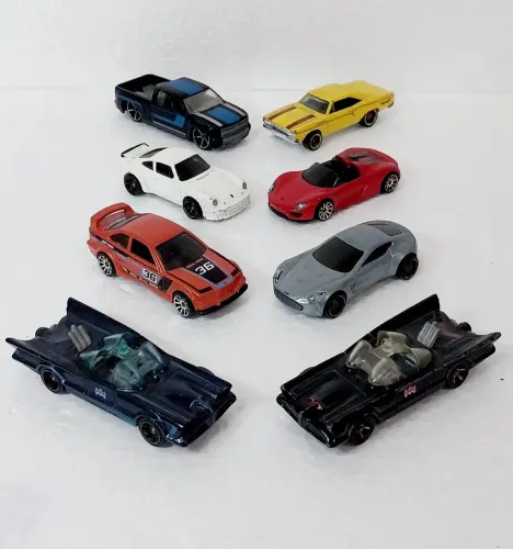 8 Miniaturas Hot Wheels