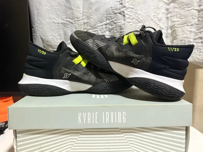 Nike Kyrie Flytrap V