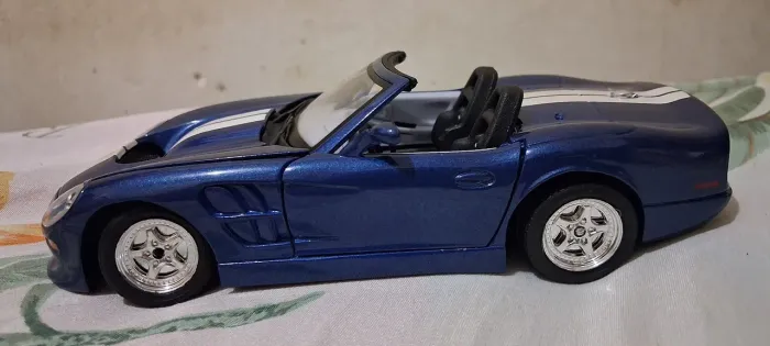 Miniatura 1/24 Maisto Shelby Séries 1