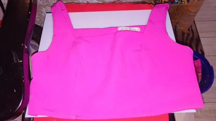 Vendo 2 blusas femininas tamanho M marca:Anne blánc 