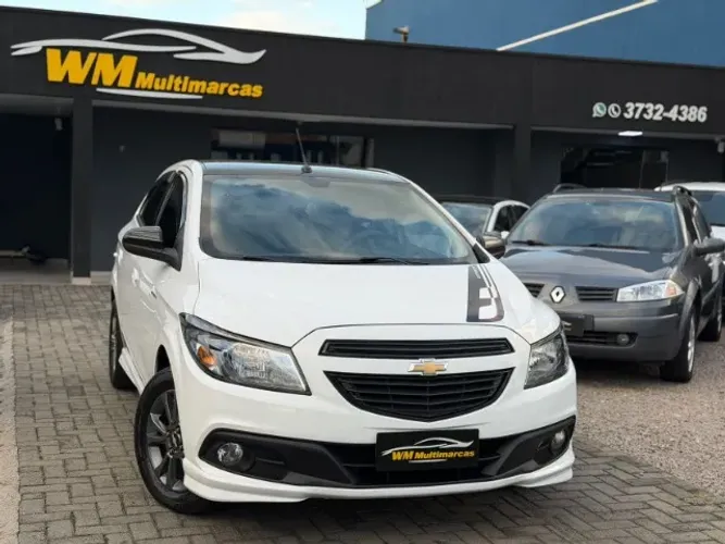 Chevrolet Onix Hatch Effect 1.4 8V Flex Power Mec. 4P 2015