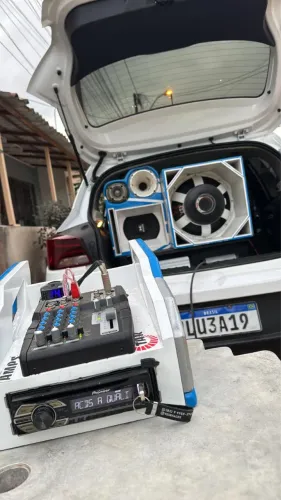 Vendo som automotivo