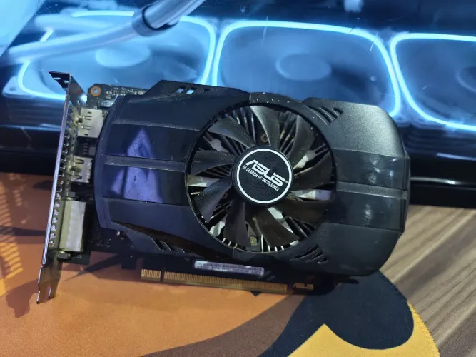 GTX 1650 4gb com defeito.