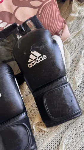Luva de Muaythai Adidas