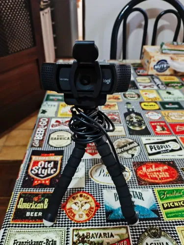 Webcam full HD c920 1080p full HD 30 FPS o microfone embutido e tampa de privacidade.