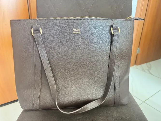 Bolsa shopping Marron grande - Arezzo Original 