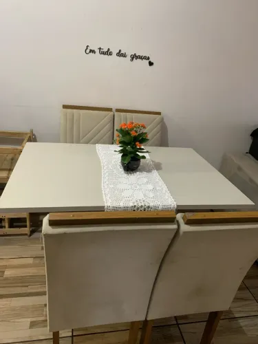 Mesa 4 cadeiras