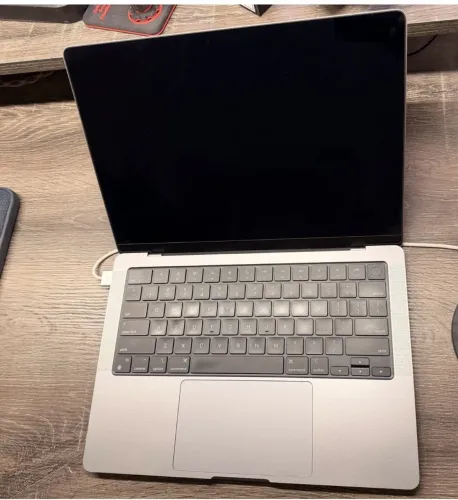 Apple MacBook Pro M1 Pro 14?