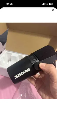 Shure MV7 preto Original - o melhor para podcasts