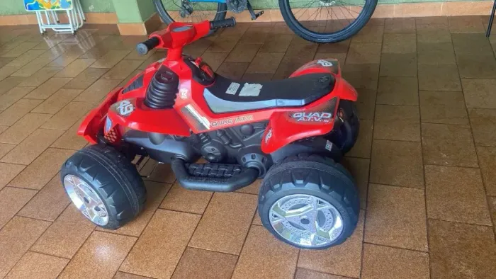 Quadriciclo elétrico bandeirantes