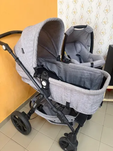Carrinho de bebê Moisés com bebê conforto e base para carro ( COMPLETÃO)