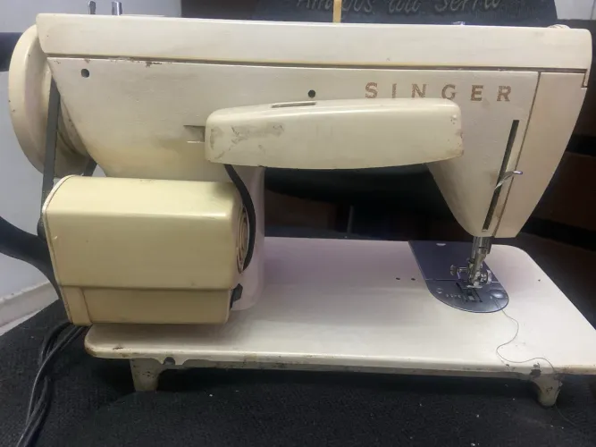 Maquina de costura singer 