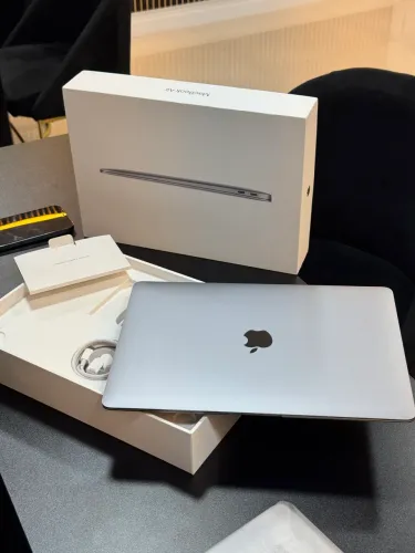 MACBOOK AIR - APPLE M1 - NOVÍSSIMO 
