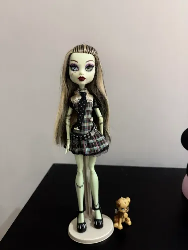 Frankie Stein Monster High G1 (Primeira Geração - 2010)