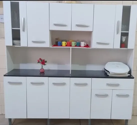Armário de cozinha seminovo