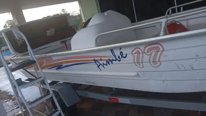 Barco pet 17 pes motor 40 Yamaha 