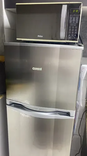 Vende-se geladeira e microondas 