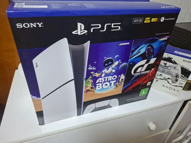 PS5 SLIM DIGITAL NOVO LACRADO COM 2 JOGOS. NOTA FISCAL E 1 ANO DE GARANTIA
