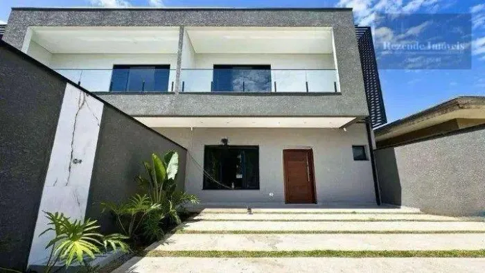 Sobrado com 4 dormitórios à venda, 171 m² por R$ 880.000,00 - Brejatuba - Guaratuba/PR