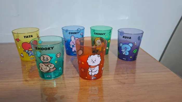 Vendo copos bt21/BTS nunca usado entrega a combinar