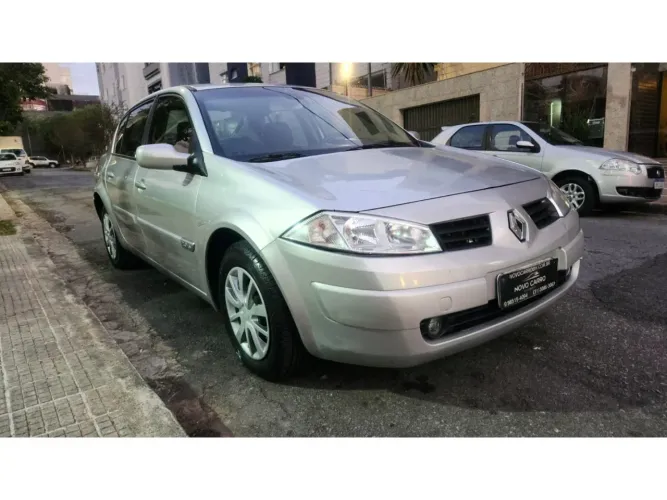 Renault Megane Sedan Dynamique 2.0 16V Aut. 2011