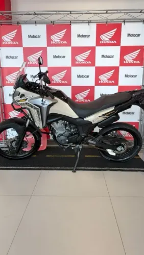 Honda Sahara ADV 300 2025 bege 4848km