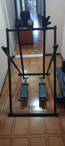 Vendo simulador de caminhada com display digital