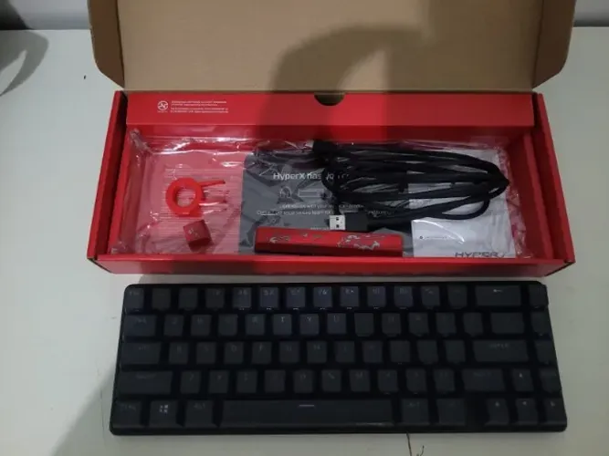 Teclado HyperX Alloy Origins 65, Switch RED, Layout 65%, US, Preto