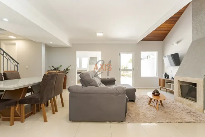 Casa de 4 Quartos à Venda no Condomínio Brazville | Orleans Curitiba