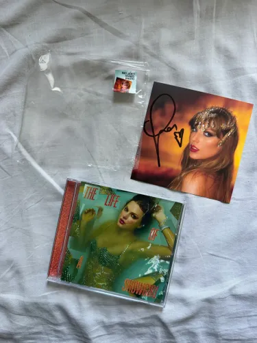 cd autografado taylor swift the life of a showgirl edição 1