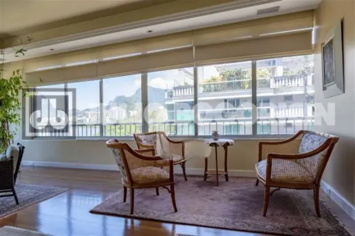 Apartamento 250m² na Lagoa - 4 quartos (3 suítes) - Biblioteca - 2 vagas