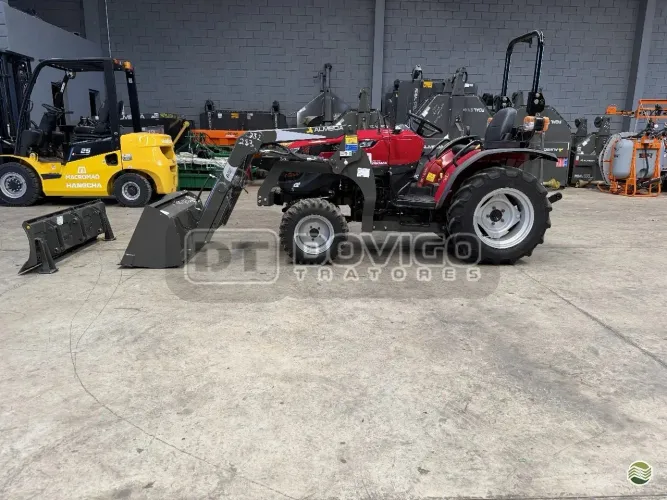 Trator Yanmar Solis 26 4x4 Ano: 2021 com lâmina e concha dianteira