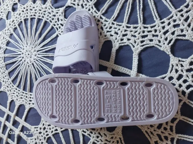 Chinelo ortopédico excelente pros pés .
