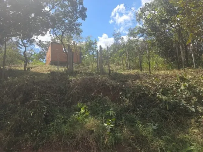 venda-se um lote em Mateus Leme