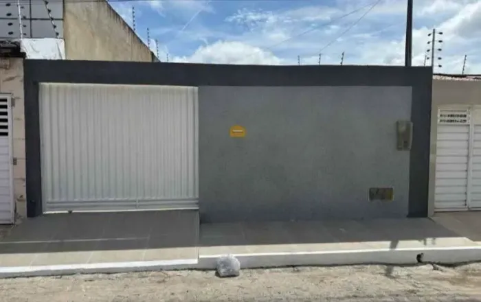 VENDO LINDA CASA NO BAIRRO TANCREDO NEVES