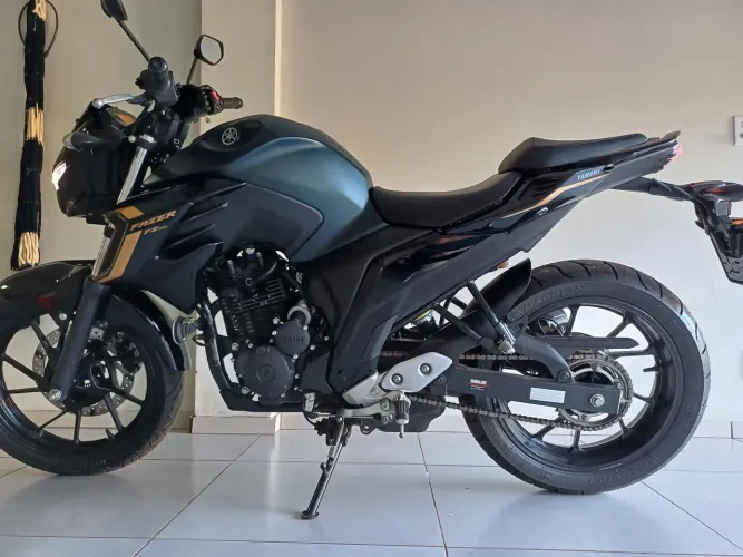  Yamaha FZ25 Fazer 250 Flex 2024 - Impecável - Doc em dia