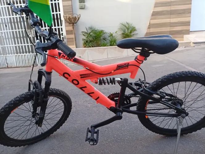 Bicicleta infantil aro 20 COLLI