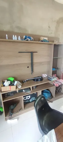 Estante em bom estado