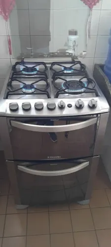 Geladeira e fogão leva 2 faço 1200