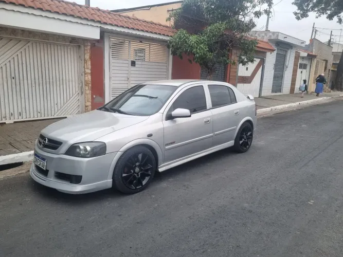 Chevrolet Astra GSI 2.0 16V 136cv Hatchback 5P 2004