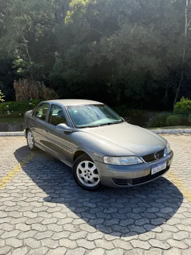 Chevrolet Vectra CD 2.2 16V / 2.0 16V Mec./aut. 2004