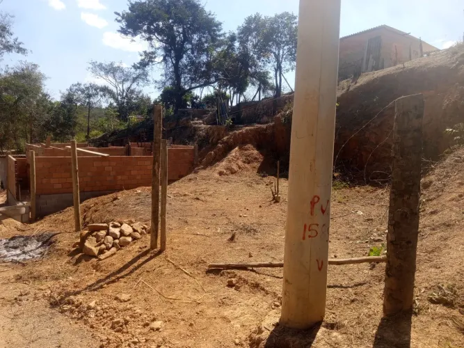 VENDO TERRENO EXELENTE PRA COSTRUIR