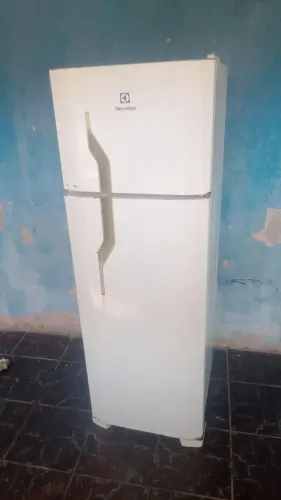Vendo geladeira. Duplex. Prosfri